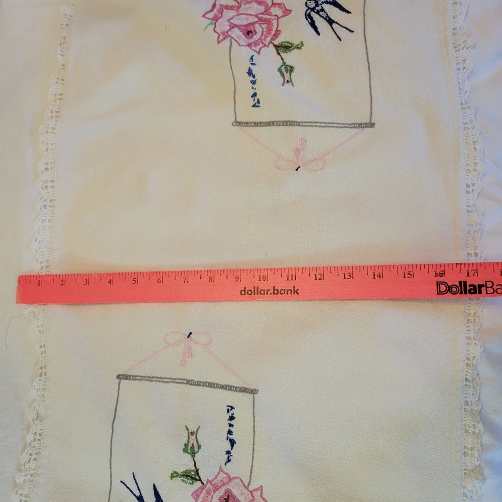 Unbranded vintage hand